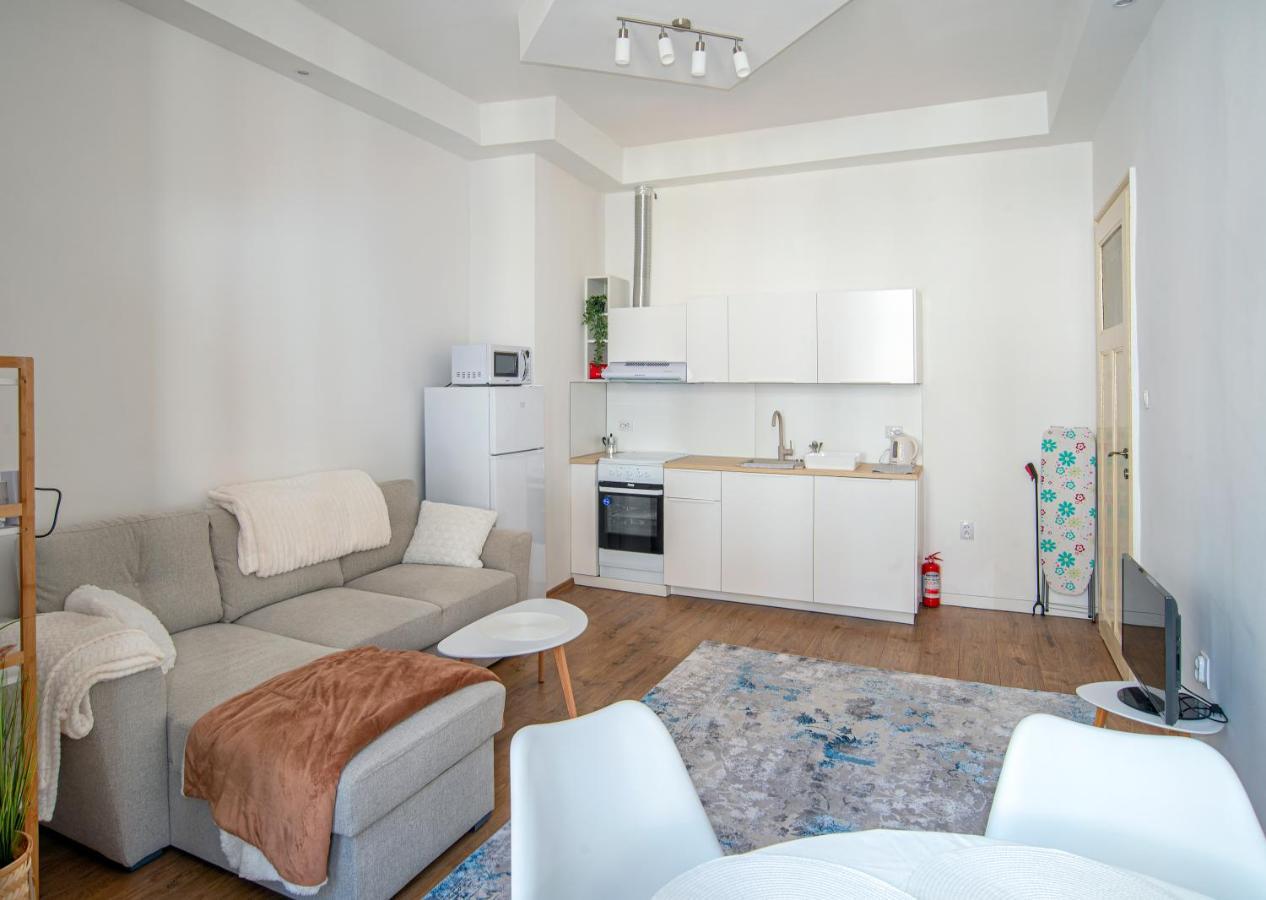 Supreme Luxury 1 Bedroom Apartament *