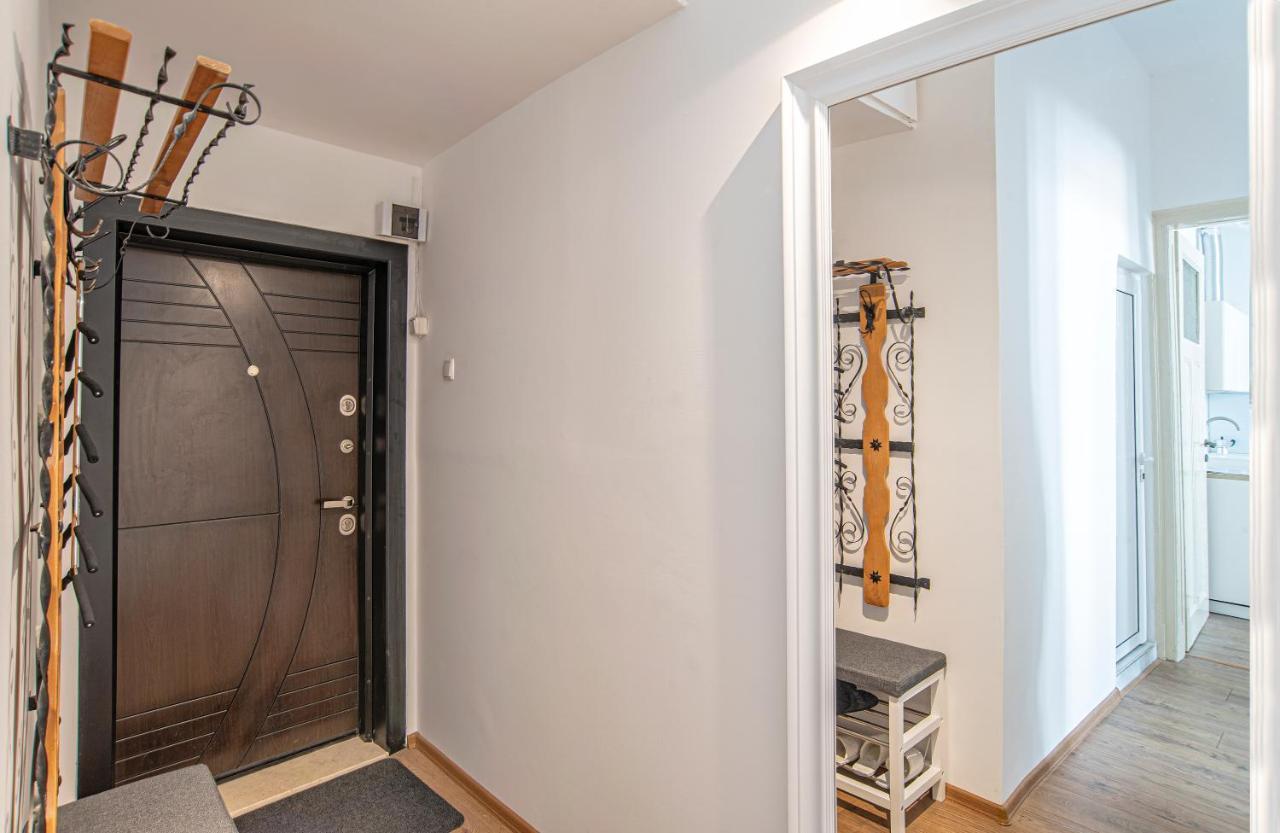 Supreme Luxury 1 Bedroom *